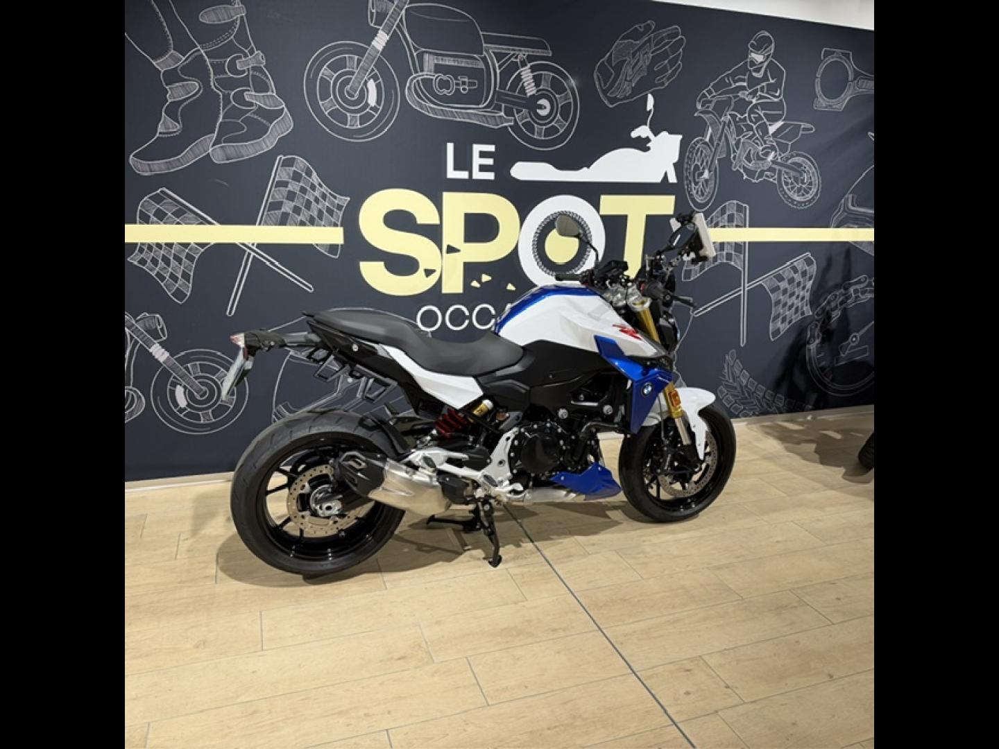 Image BMW F F 900 R A2