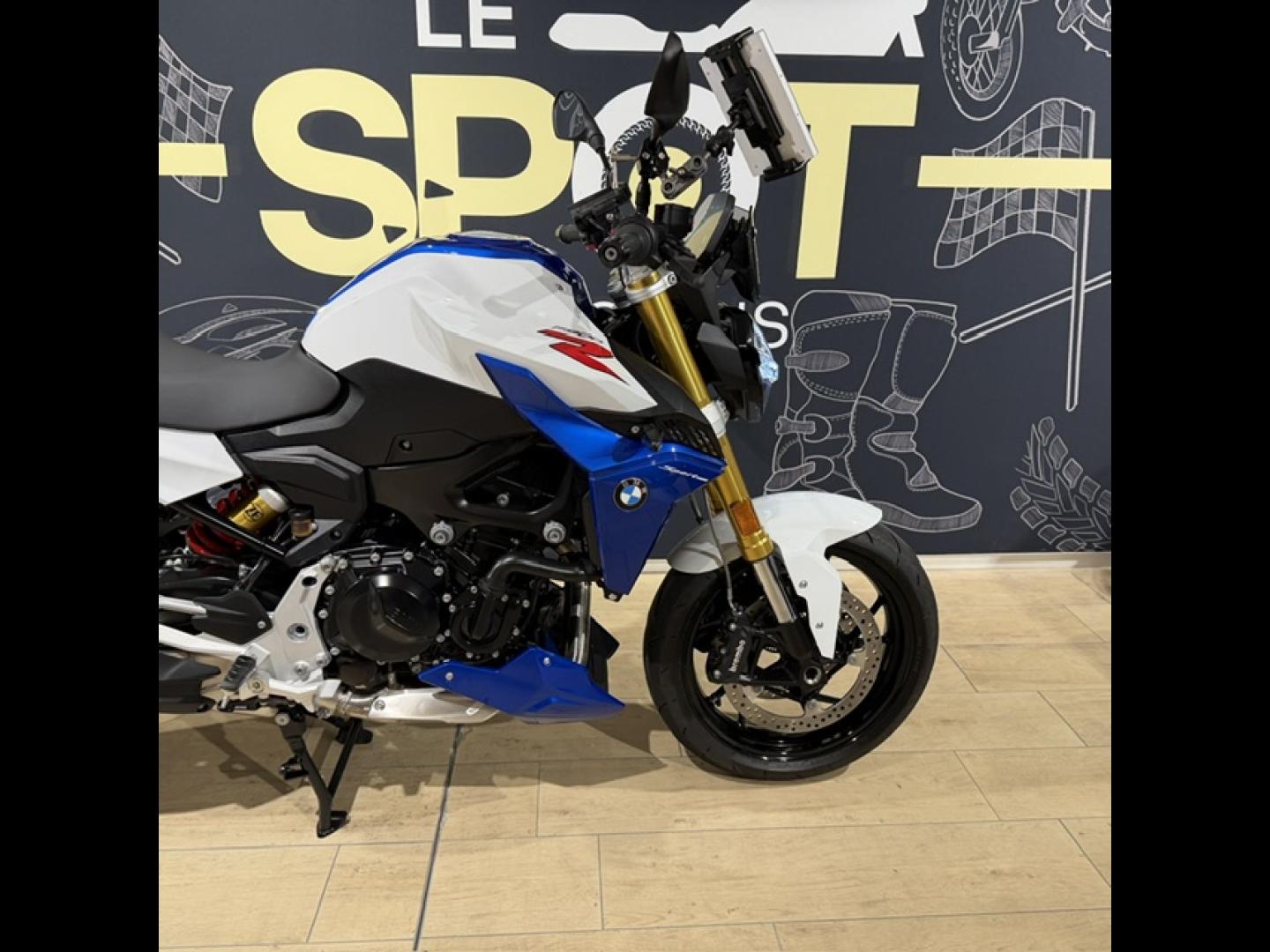 Image BMW F F 900 R A2