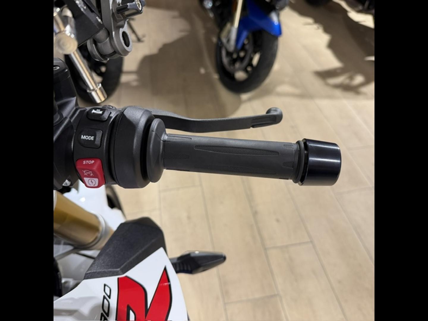 Image BMW F F 900 R A2