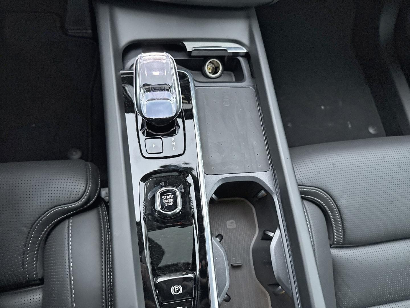 Image VOLVO XC60 T6 Hybride Rechargeable 350ch Ultra Style Dark Geartronic 8 AWD