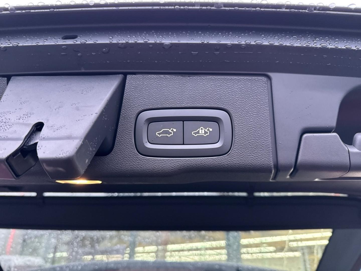 Image VOLVO XC60 T6 Hybride Rechargeable 350ch Ultra Style Dark Geartronic 8 AWD