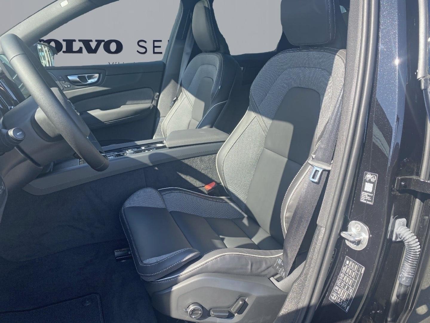 Image VOLVO XC60 T6 Hybride Rechargeable 350ch Black Edition Geartronic 8 AWD