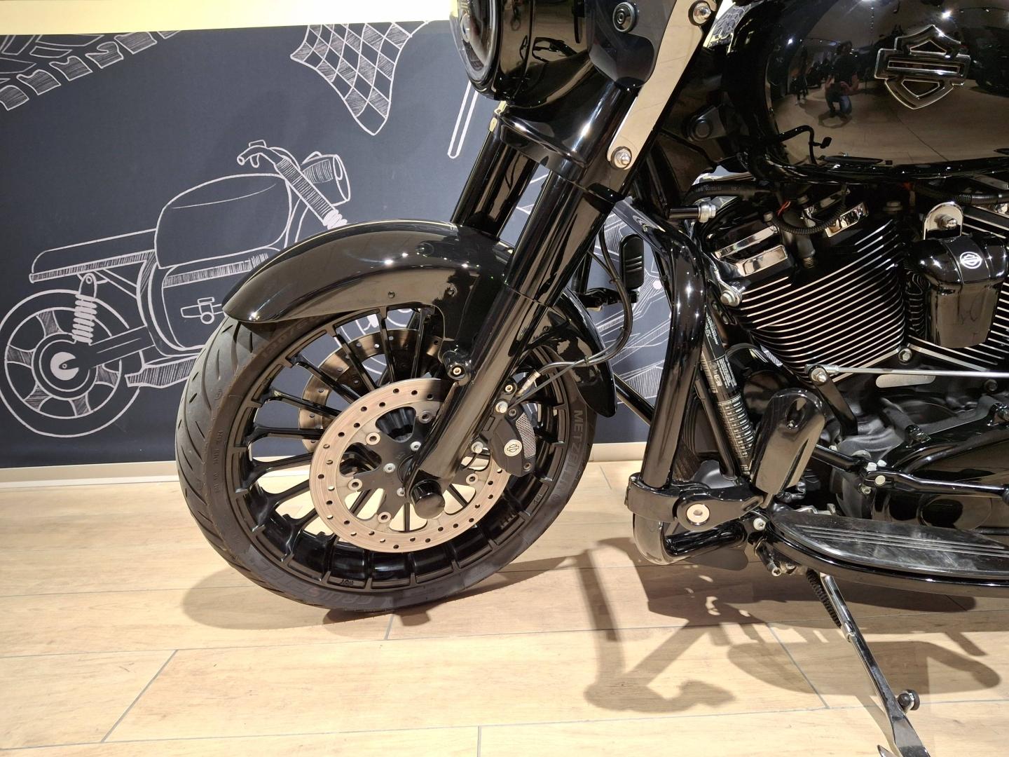 Image HARLEY-DAVIDSON Road King Special Road King Special 1868 Noir 2019