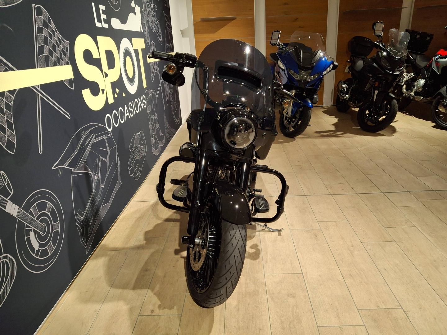 Image HARLEY-DAVIDSON Road King Special Road King Special 1868 Noir 2019