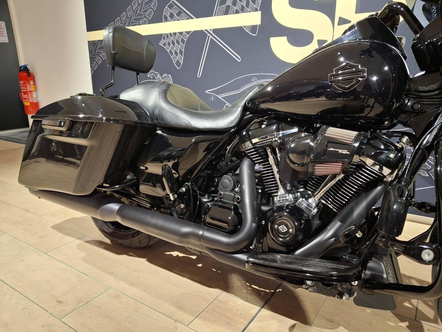Image HARLEY-DAVIDSON Road King Special Road King Special 1868 Noir 2019