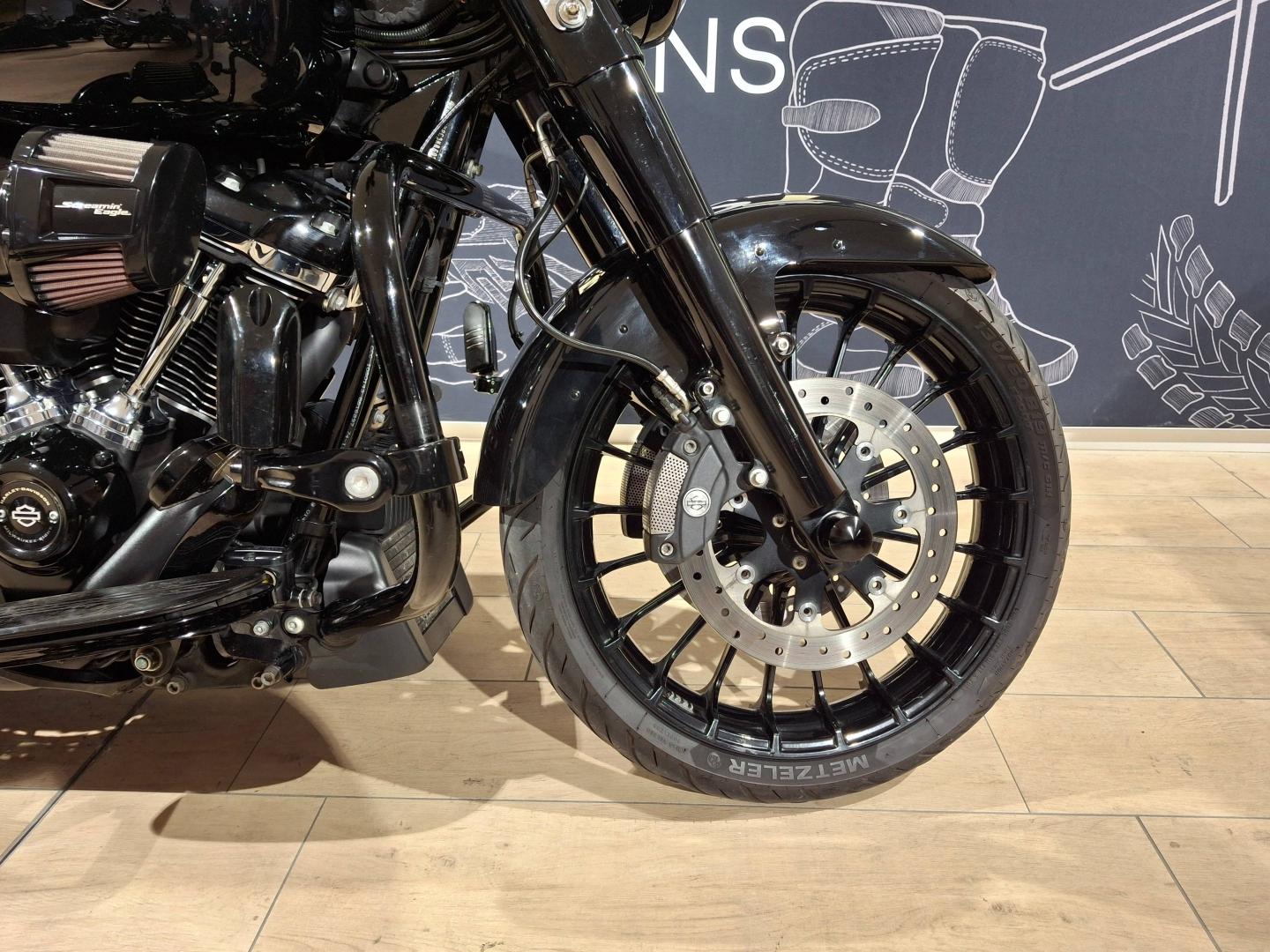 Image HARLEY-DAVIDSON Road King Special Road King Special 1868 Noir 2019