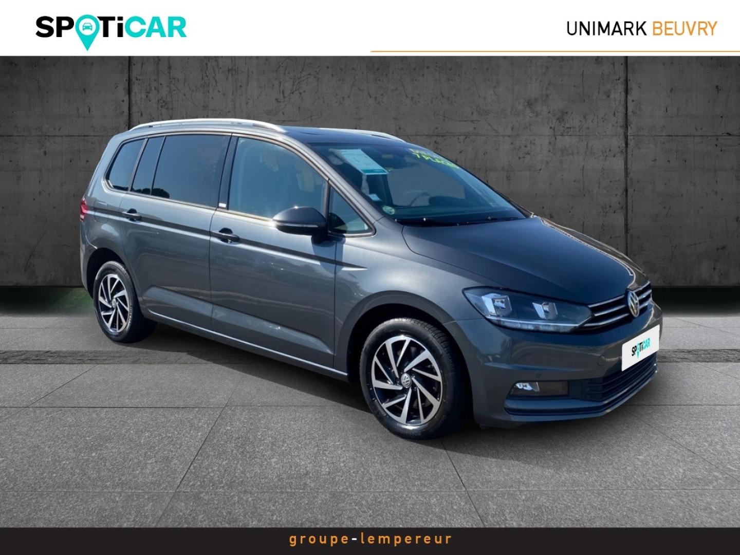 Photo VOLKSWAGEN Touran 1.6 TDI 115ch FAP Connect 7 places Euro6d-T