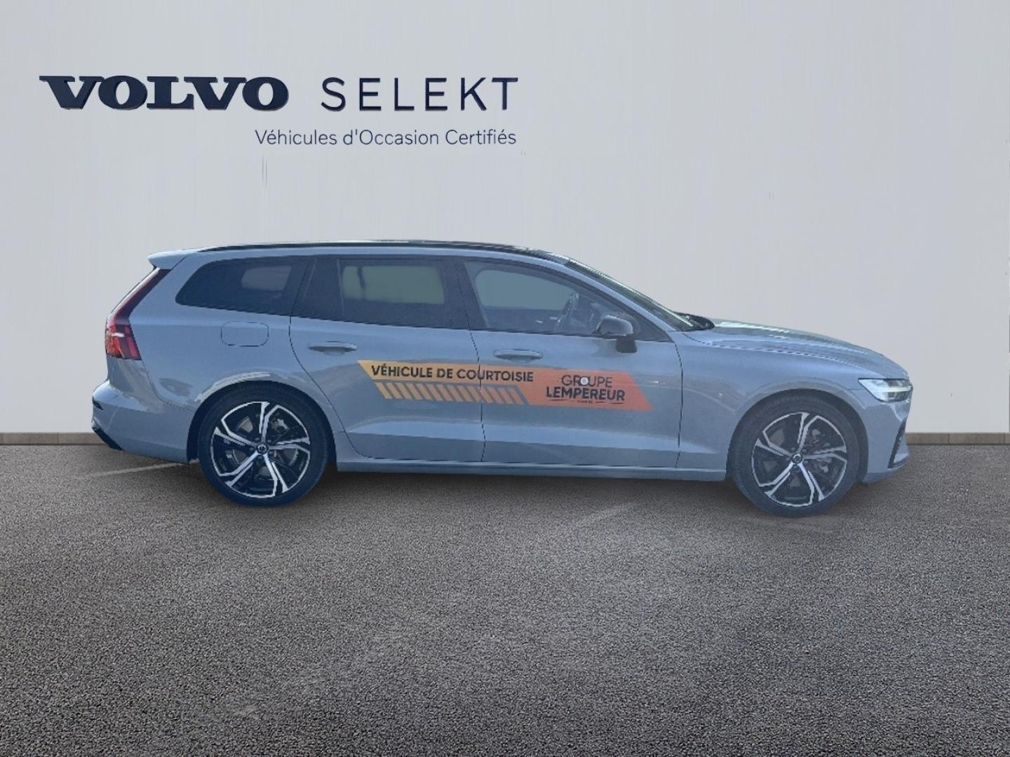 Image VOLVO V60 T6 AWD 253+145ch Plus Style Dark Geartronic 8