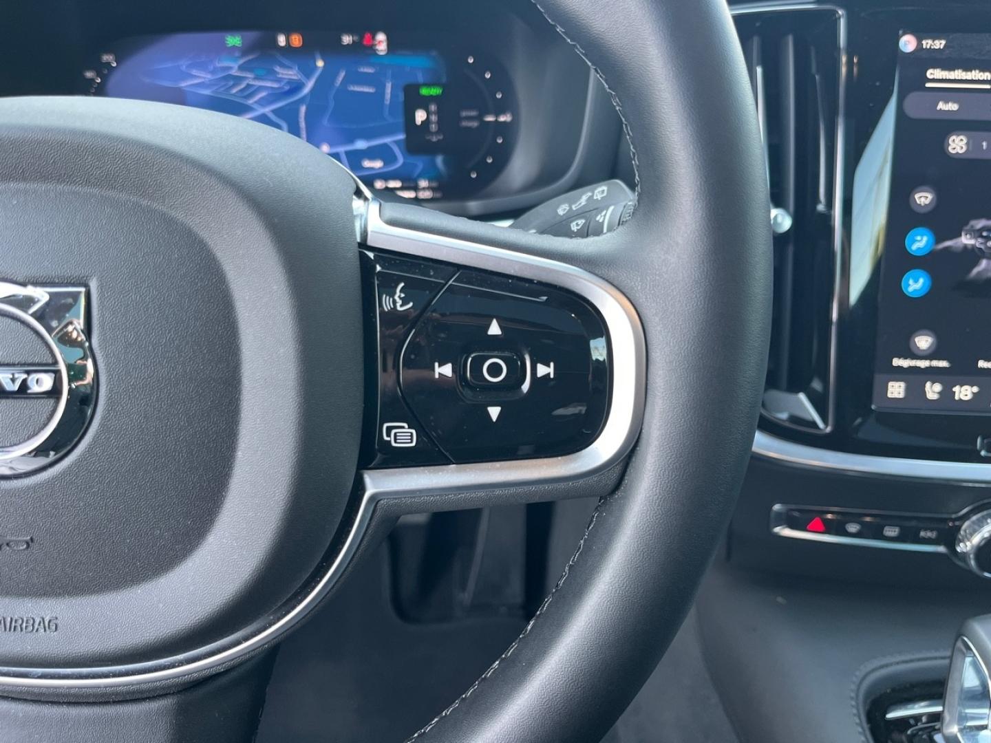 Image VOLVO V60 T6 AWD 253+145ch Plus Style Dark Geartronic 8