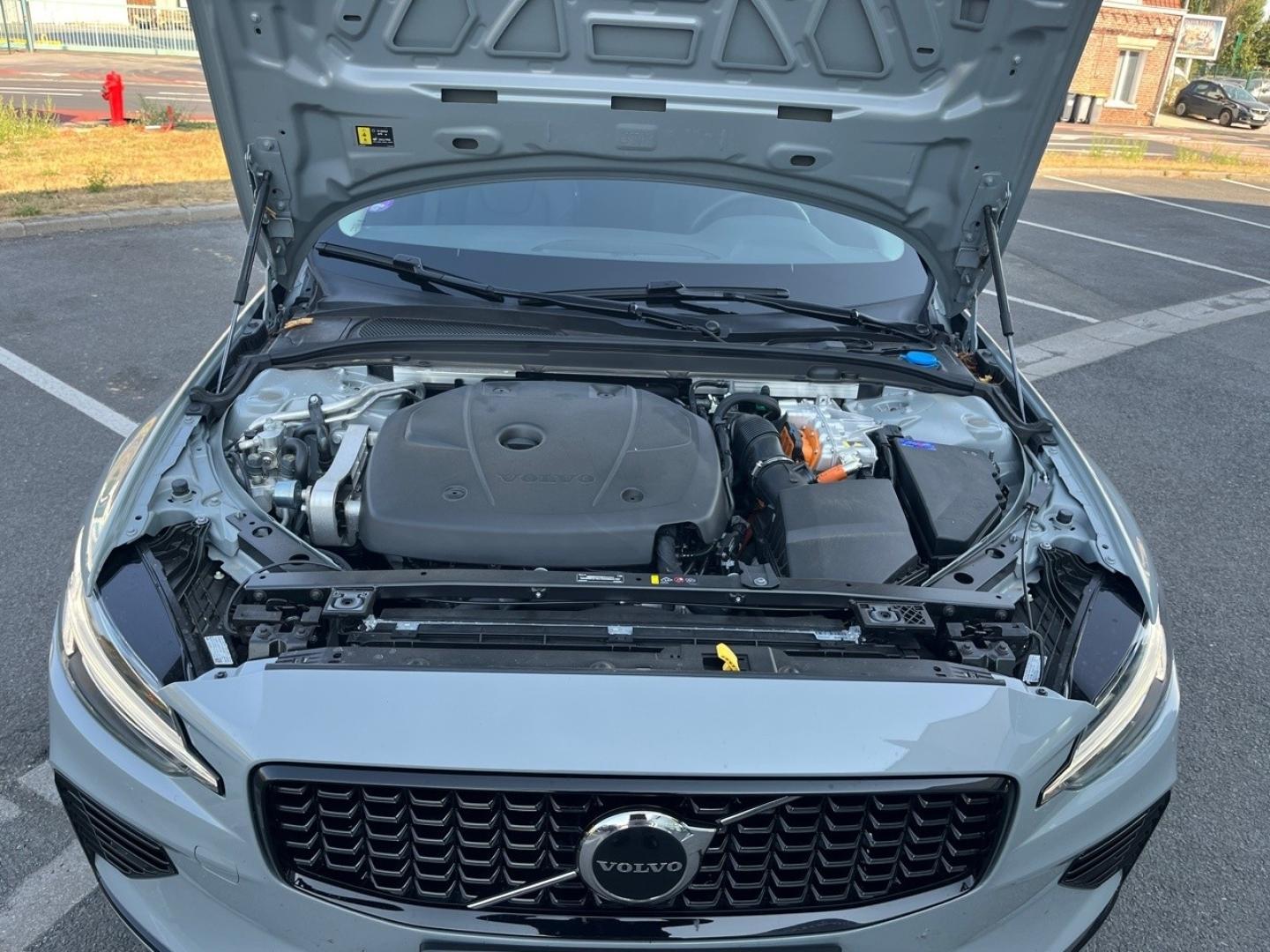 Image VOLVO V60 T6 AWD 253+145ch Plus Style Dark Geartronic 8