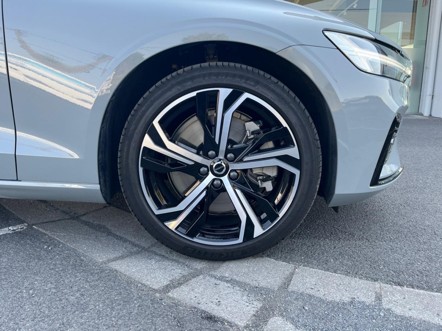 Image VOLVO V60 T6 AWD 253+145ch Plus Style Dark Geartronic 8
