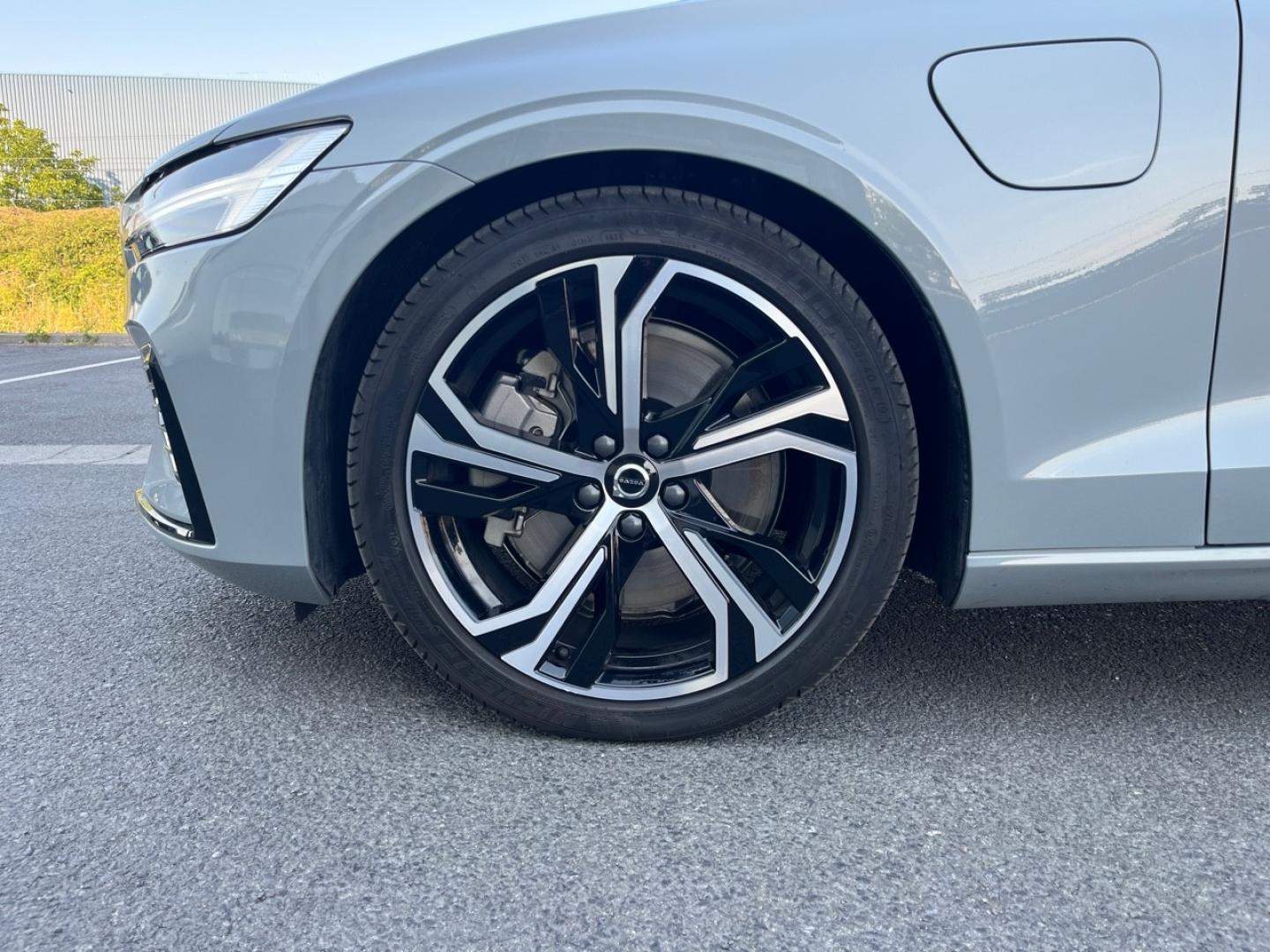 Image VOLVO V60 T6 AWD 253+145ch Plus Style Dark Geartronic 8