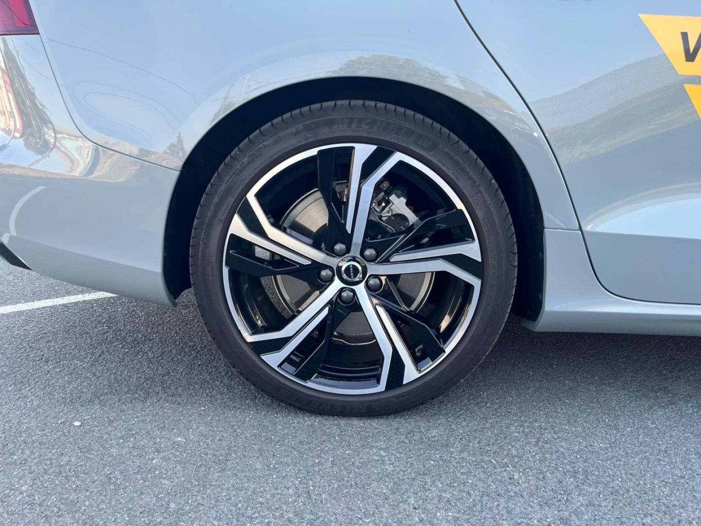 Image VOLVO V60 T6 AWD 253+145ch Plus Style Dark Geartronic 8