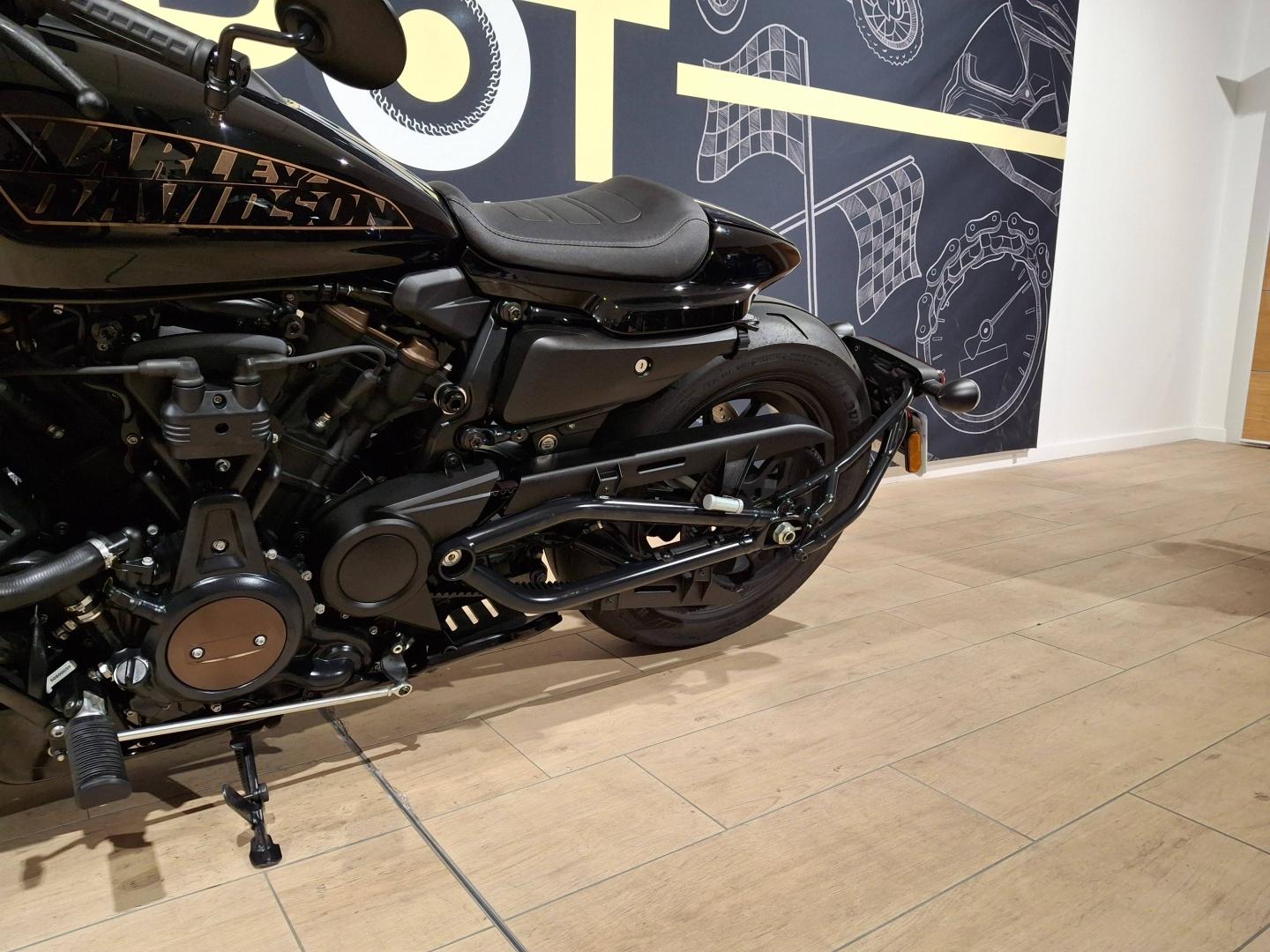 Image HARLEY-DAVIDSON Softail Standard 1250 SPORTSTER S