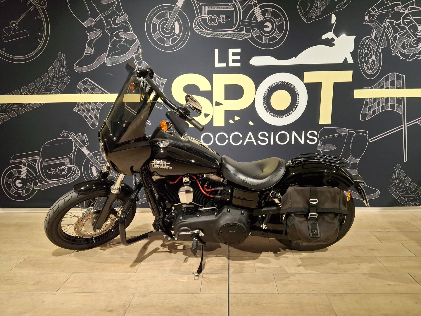 Photo HARLEY-DAVIDSON Dyna Street Bob Dyna Street Bob 1690 Noir ABS 2017