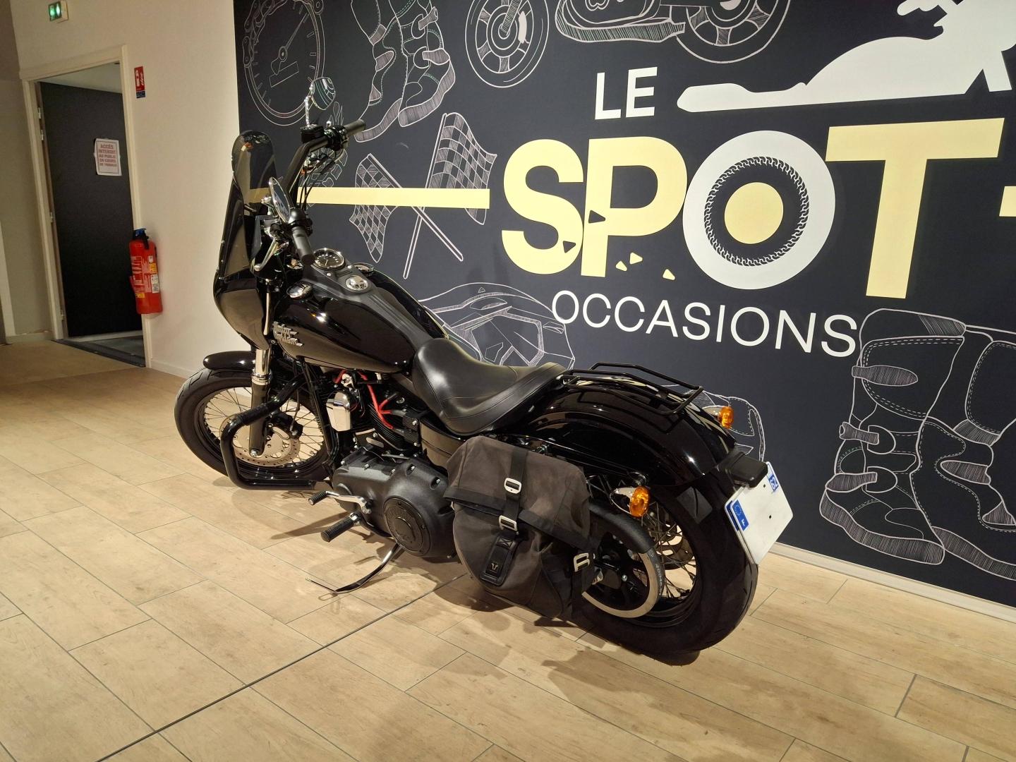 Image HARLEY-DAVIDSON Dyna Street Bob Dyna Street Bob 1690 Noir ABS 2017