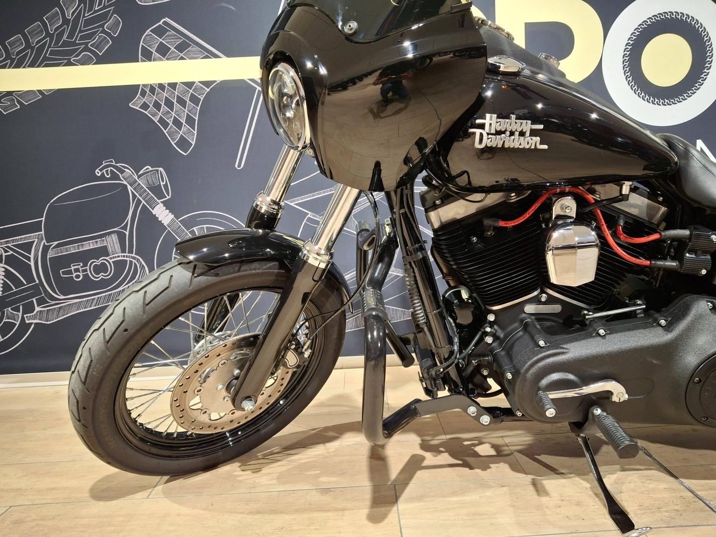 Image HARLEY-DAVIDSON Dyna Street Bob Dyna Street Bob 1690 Noir ABS 2017