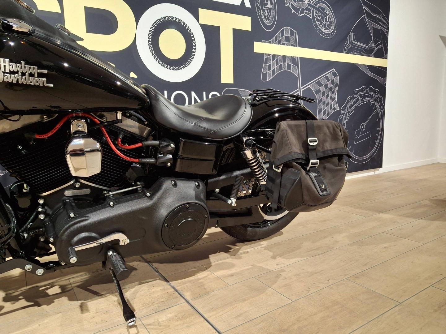 Image HARLEY-DAVIDSON Dyna Street Bob Dyna Street Bob 1690 Noir ABS 2017