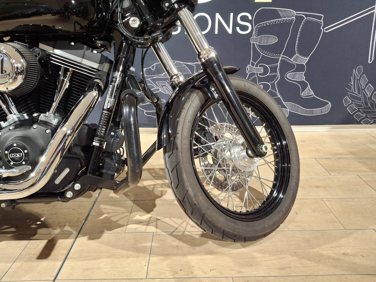 Image HARLEY-DAVIDSON Dyna Street Bob Dyna Street Bob 1690 Noir ABS 2017