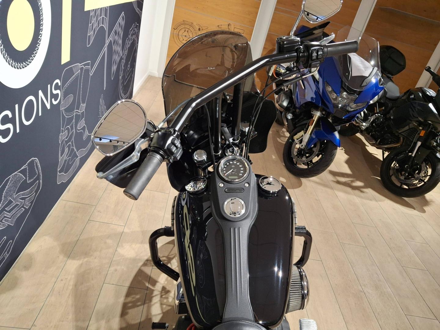 Image HARLEY-DAVIDSON Dyna Street Bob Dyna Street Bob 1690 Noir ABS 2017