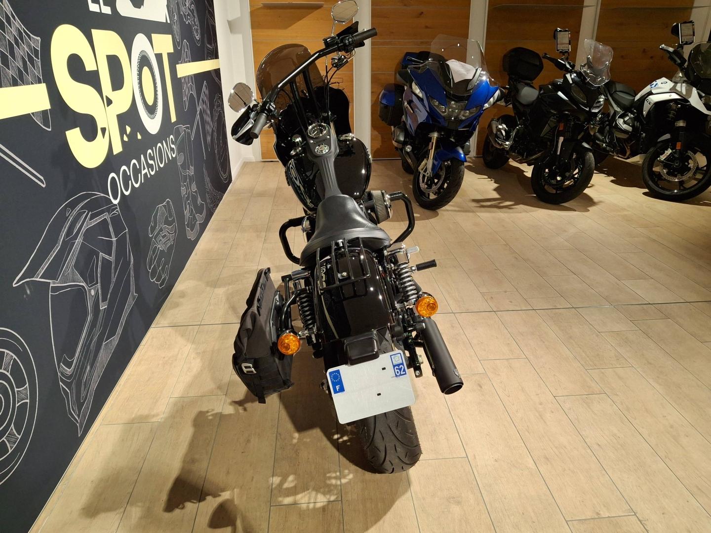 Image HARLEY-DAVIDSON Dyna Street Bob Dyna Street Bob 1690 Noir ABS 2017