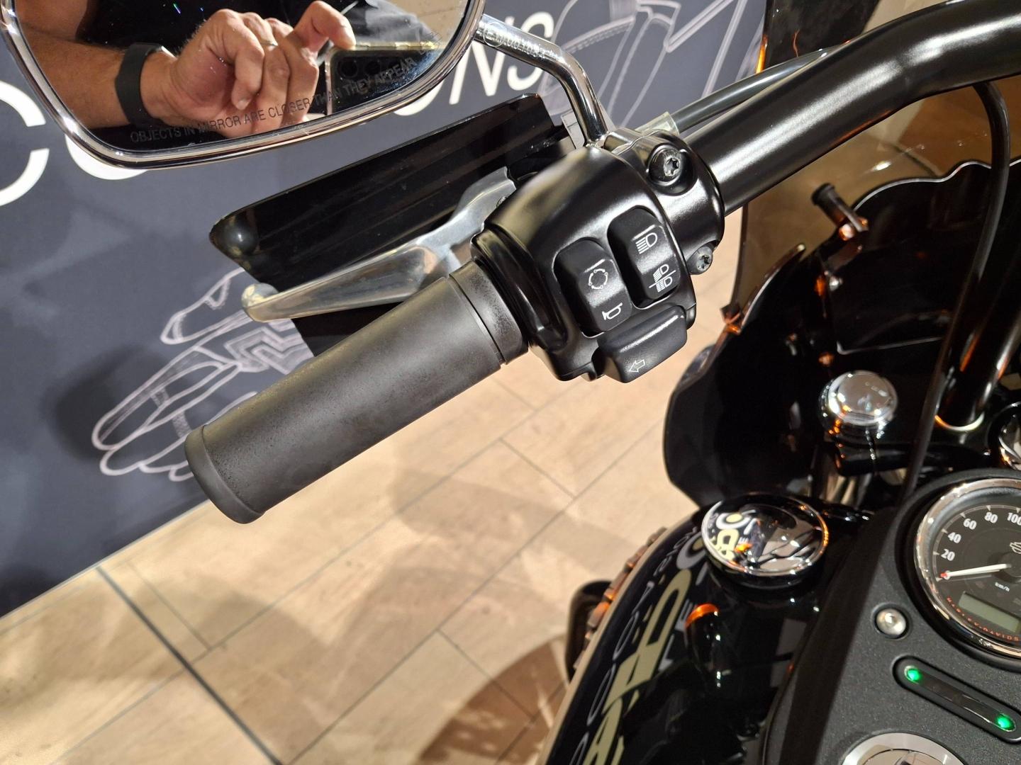Image HARLEY-DAVIDSON Dyna Street Bob Dyna Street Bob 1690 Noir ABS 2017