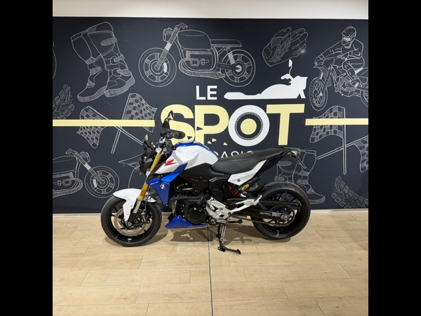 Photo BMW F F 900 R A2