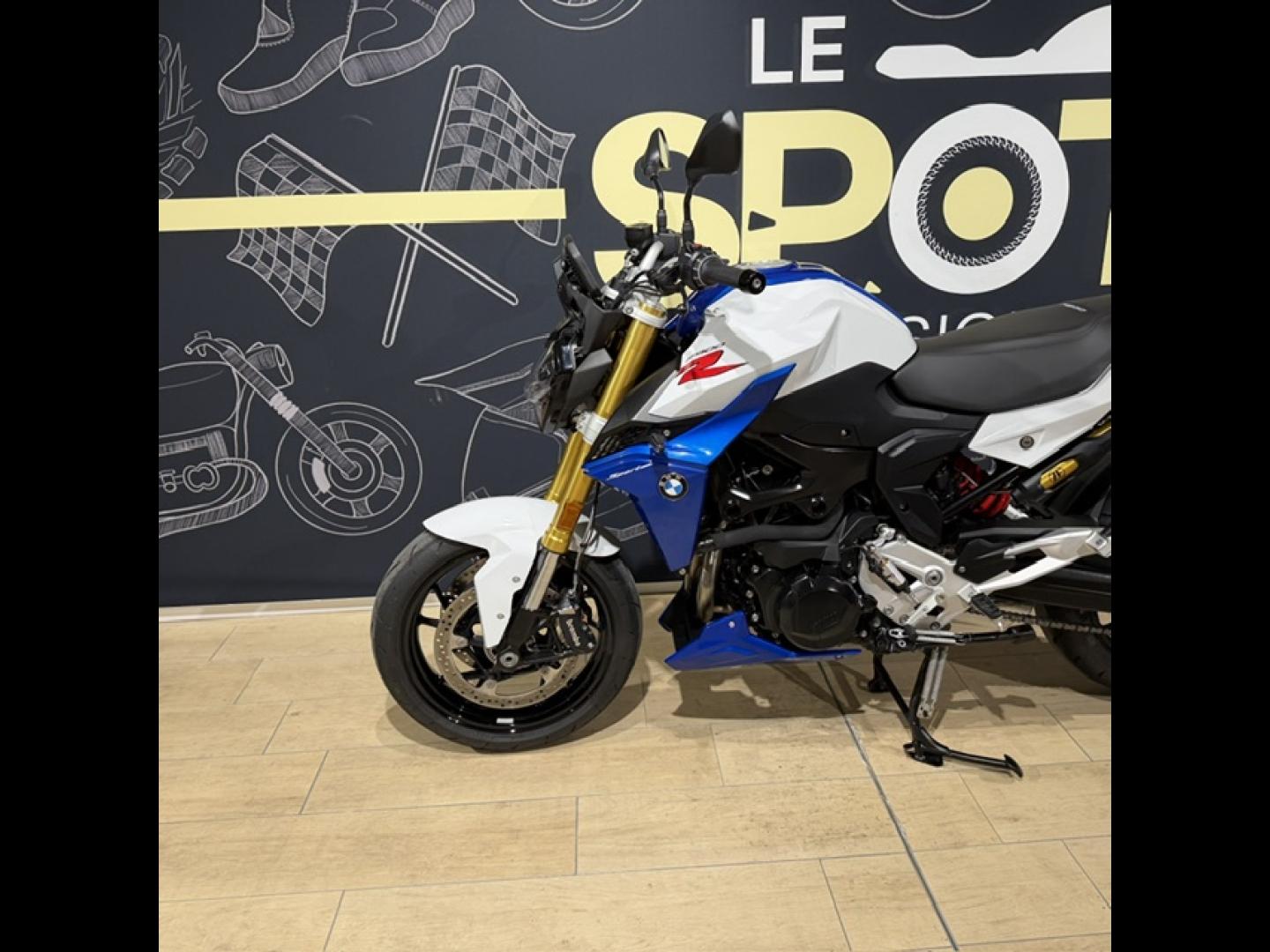 Image BMW F F 900 R A2