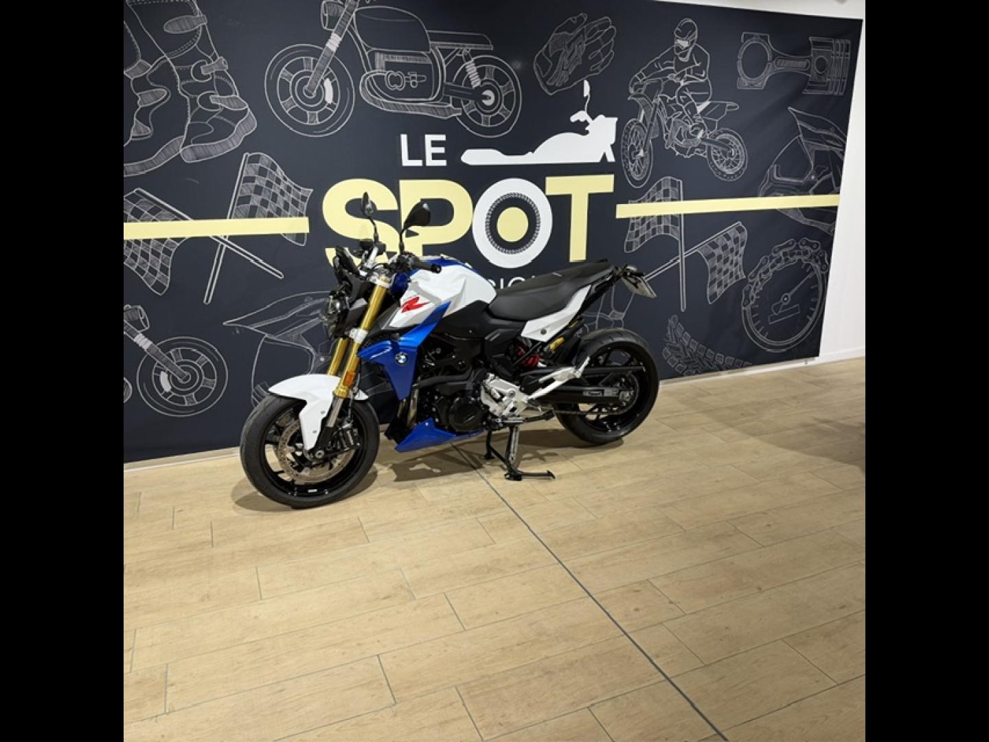 Image BMW F F 900 R A2