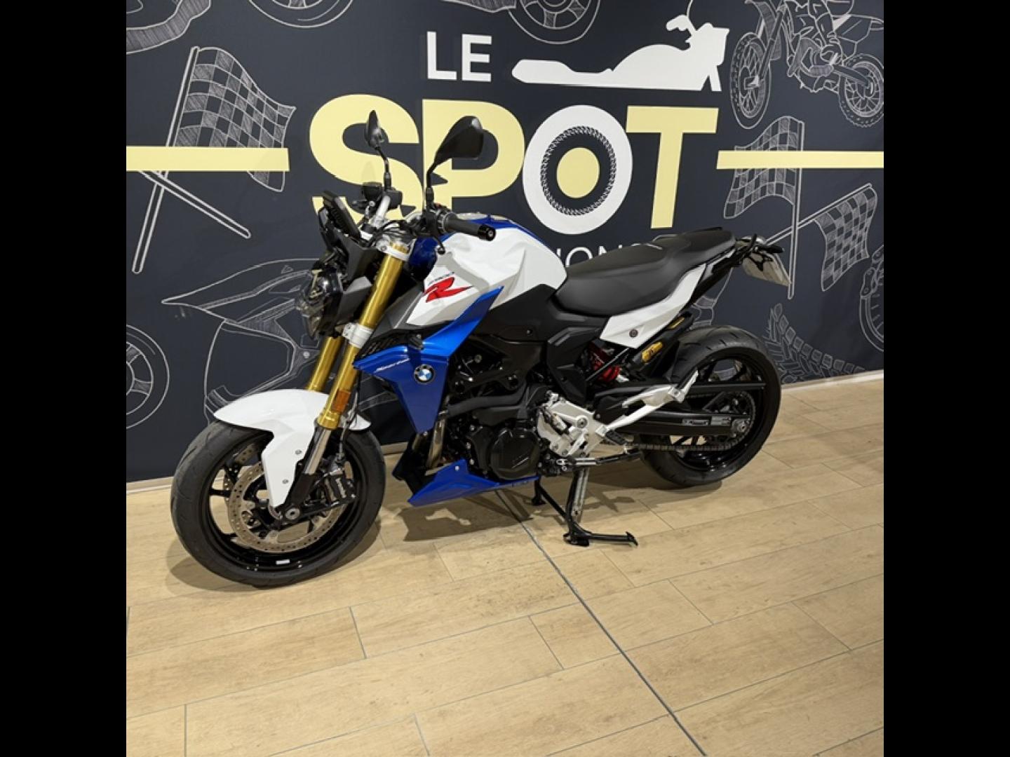 Image BMW F F 900 R A2
