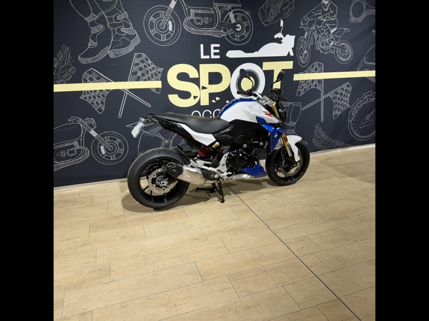 Image BMW F F 900 R A2