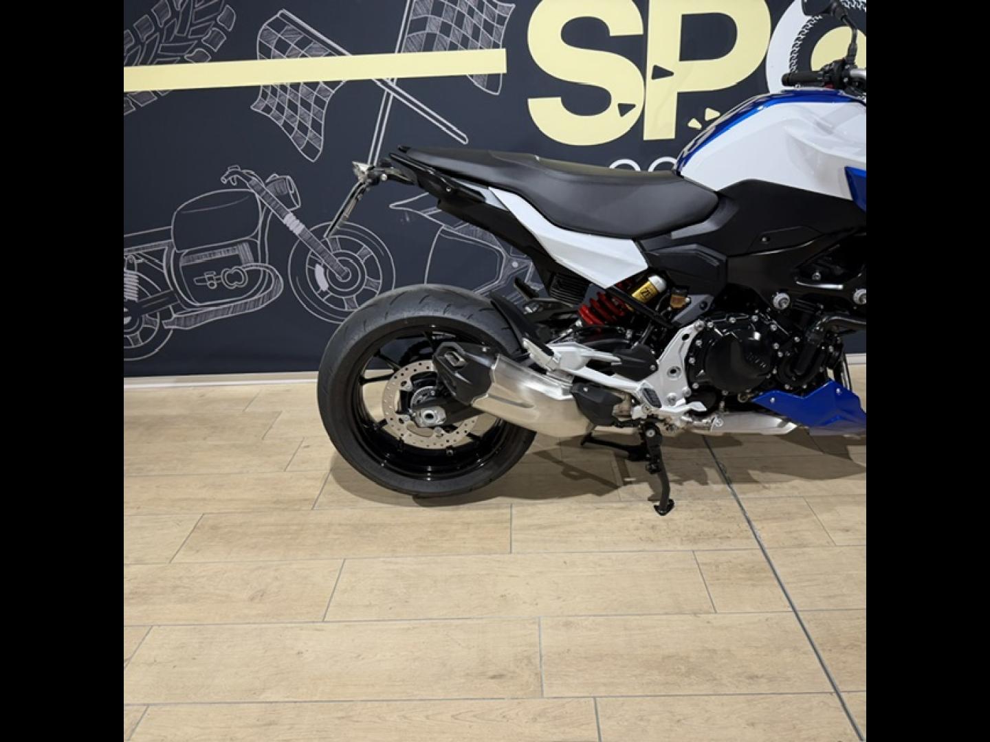 Image BMW F F 900 R A2