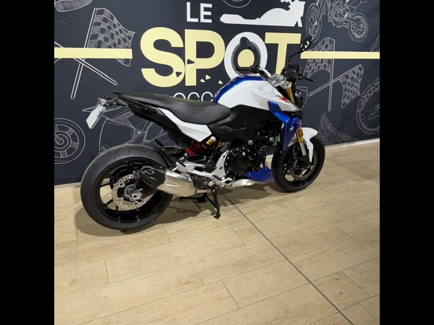 Image BMW F F 900 R A2