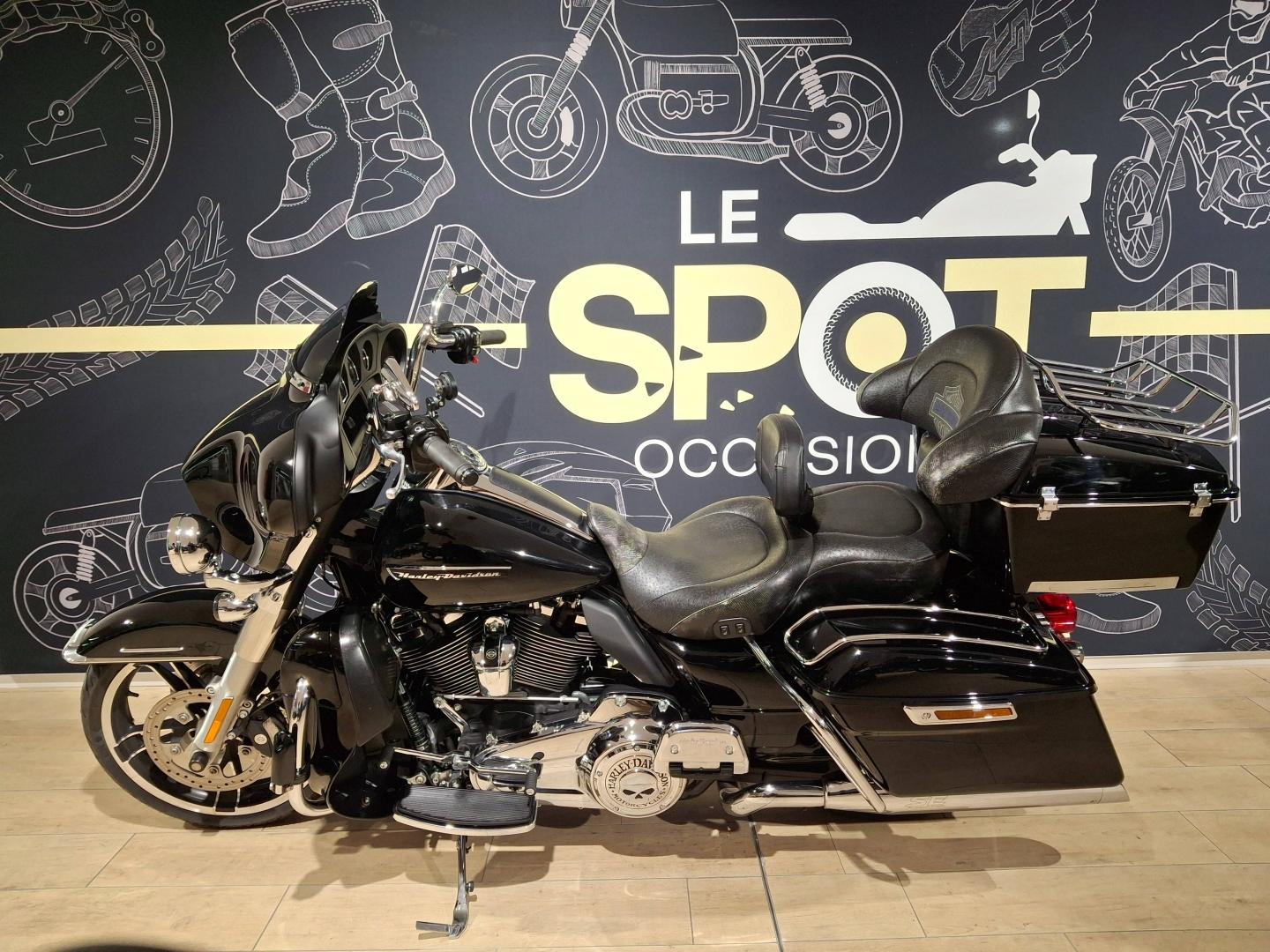 Photo HARLEY-DAVIDSON Electra Glide Std Electra Glide Police 1745