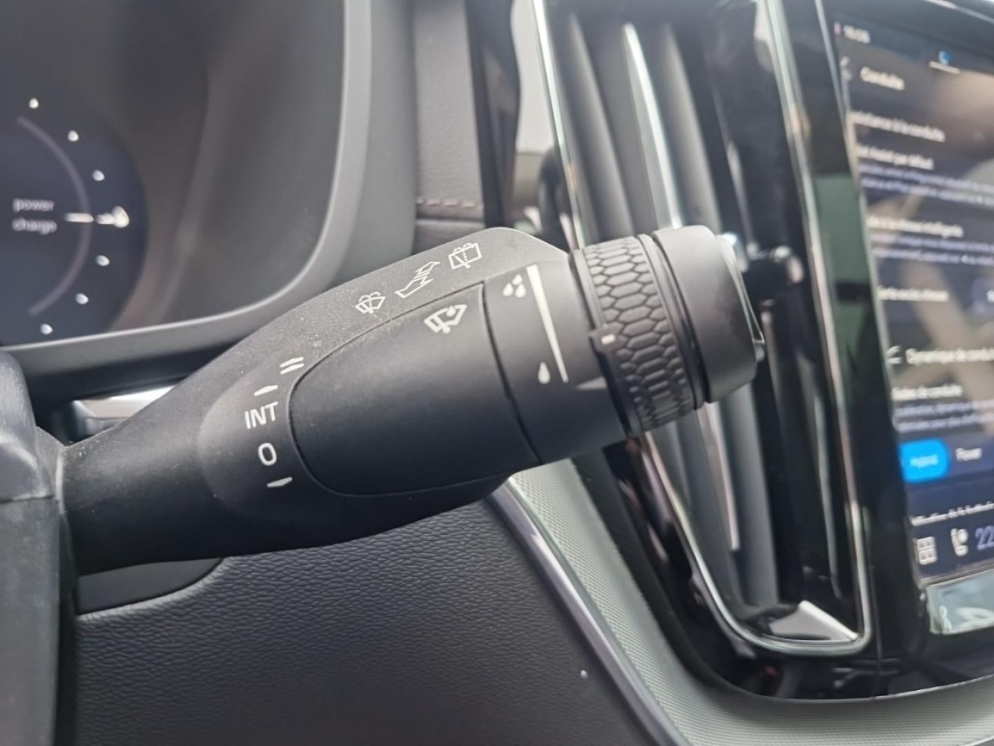 Image VOLVO XC60 T6 Hybride Rechargeable 253 + 145ch Ultra Style Dark Geartronic 8 AWD