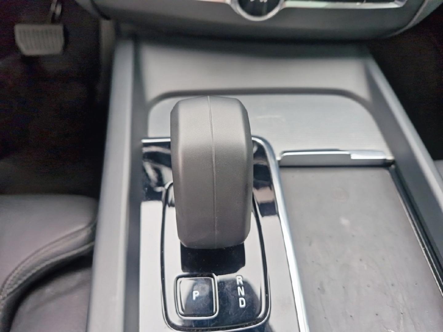 Image VOLVO XC60 T6 Hybride Rechargeable 253 + 145ch Ultra Style Dark Geartronic 8 AWD