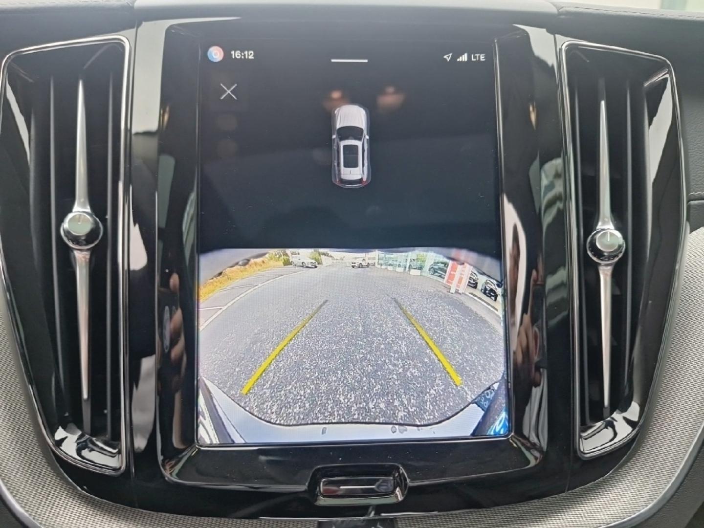 Image VOLVO XC60 T6 Hybride Rechargeable 253 + 145ch Ultra Style Dark Geartronic 8 AWD