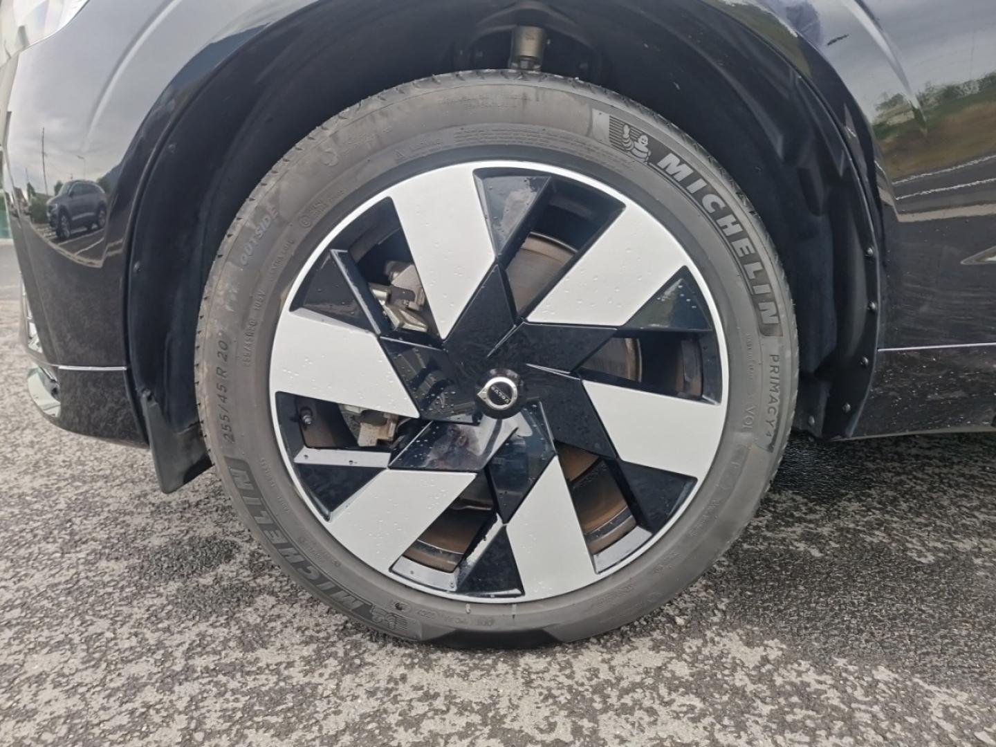 Image VOLVO XC60 T6 Hybride Rechargeable 253 + 145ch Ultra Style Dark Geartronic 8 AWD