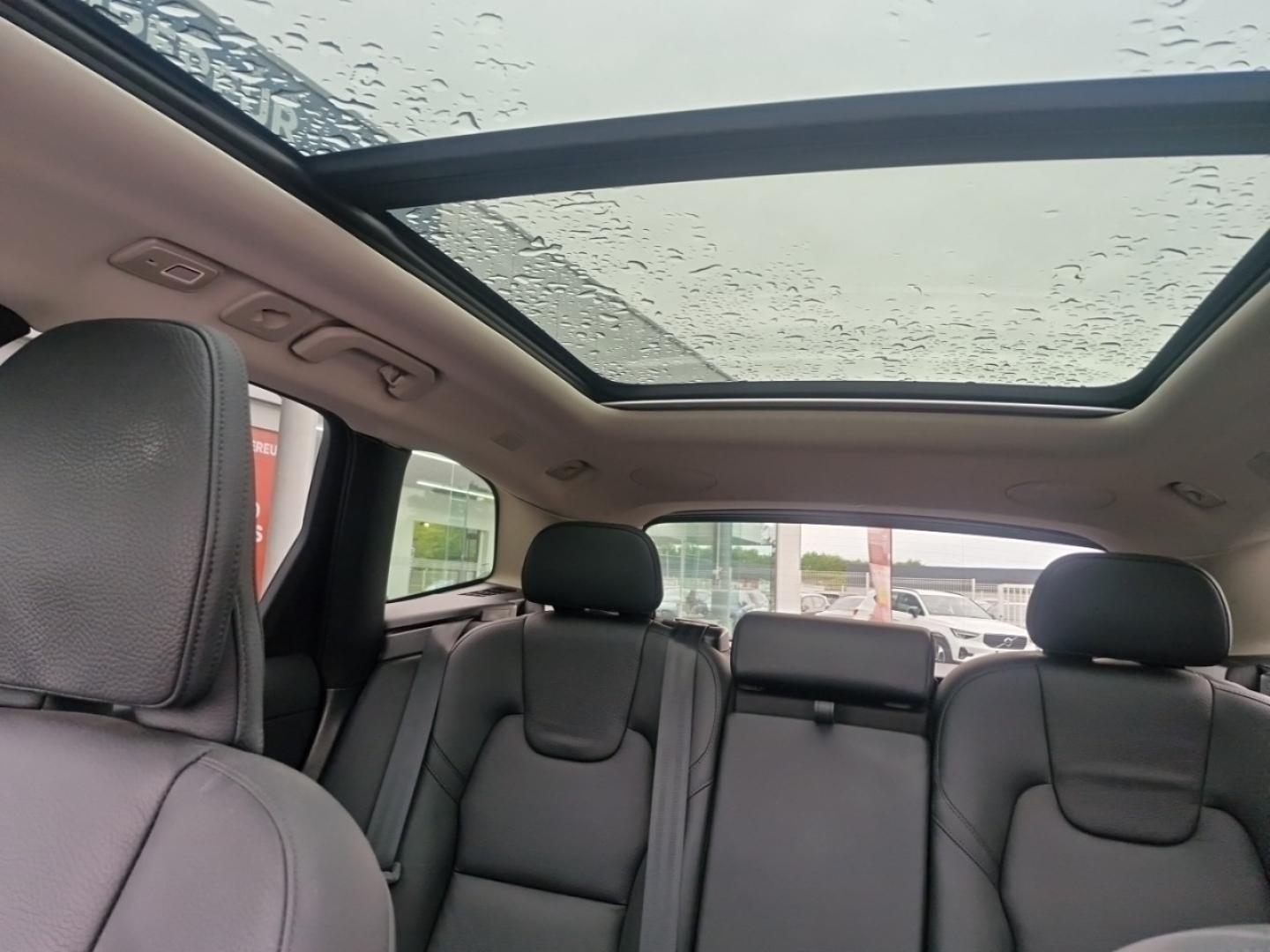 Image VOLVO XC60 T6 Hybride Rechargeable 253 + 145ch Ultra Style Dark Geartronic 8 AWD
