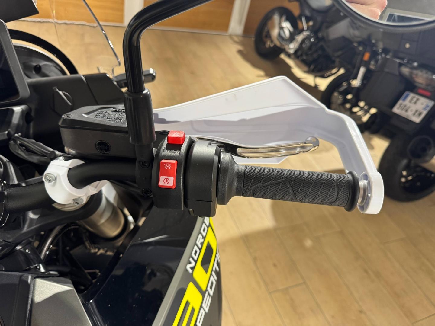 Image HUSQVARNA Norden 901 Norden 901 Expedition