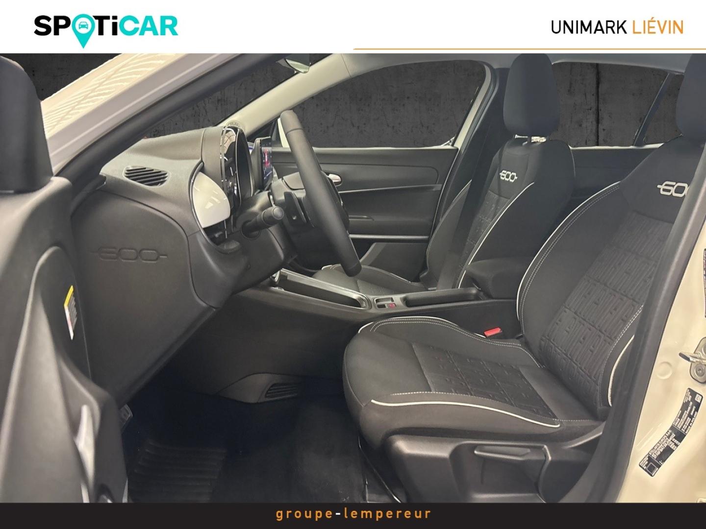 Image FIAT 600 1.2 Hybrid Turbo 145ch Pop eDCT6 Step 2