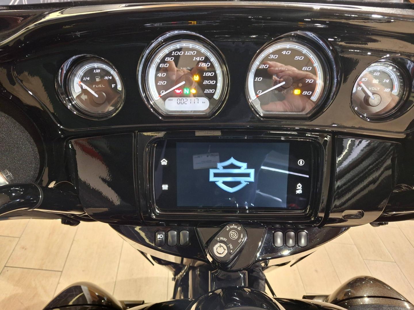 Image HARLEY-DAVIDSON Electra Glide Std Electra Glide 114 LIMITED