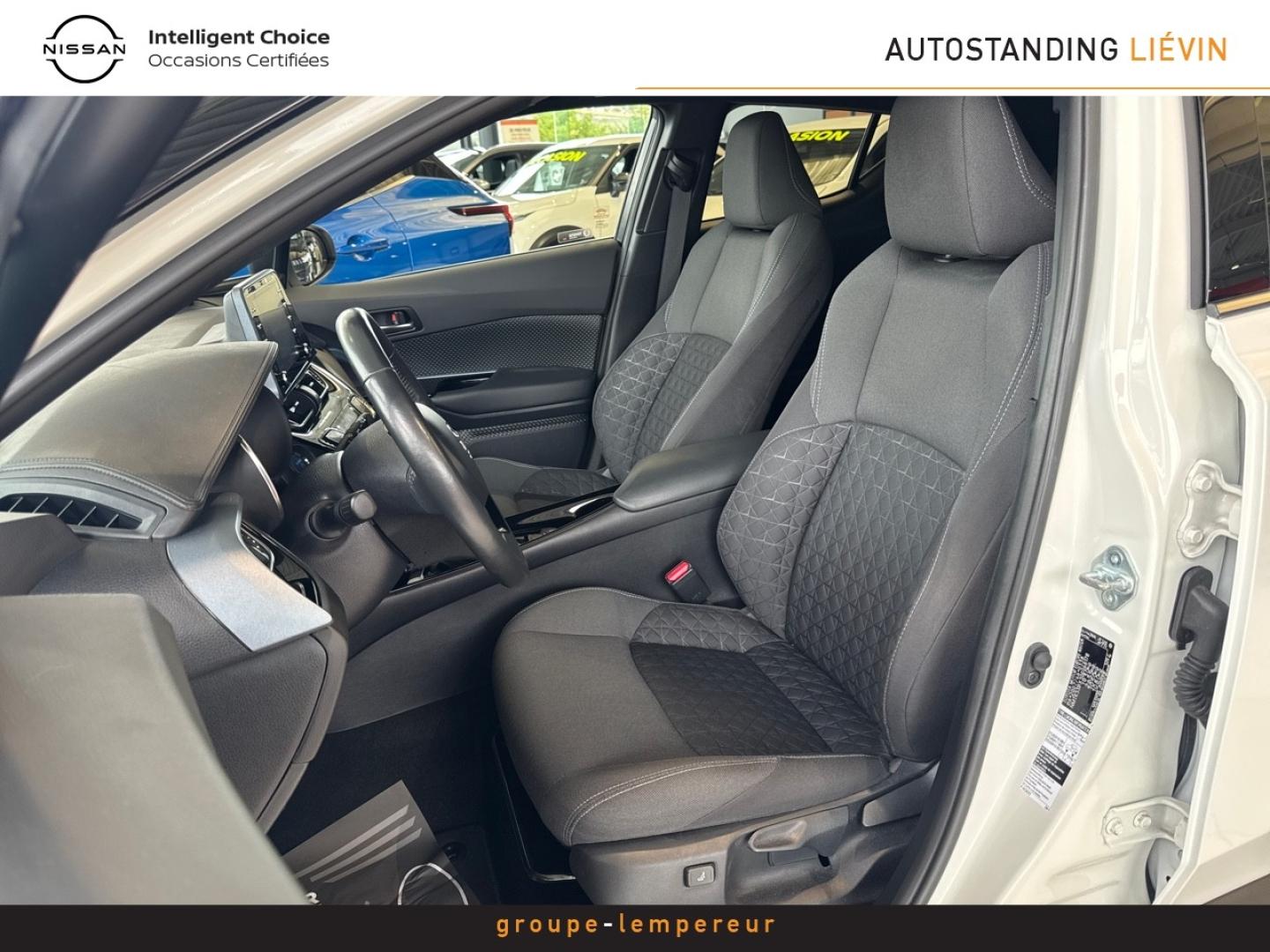 Image TOYOTA C-HR 184h GR-Sport 2WD E-CVT MY22