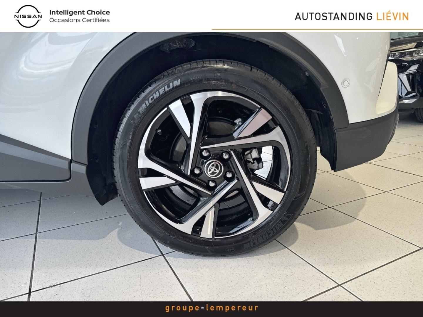 Image TOYOTA C-HR 184h GR-Sport 2WD E-CVT MY22
