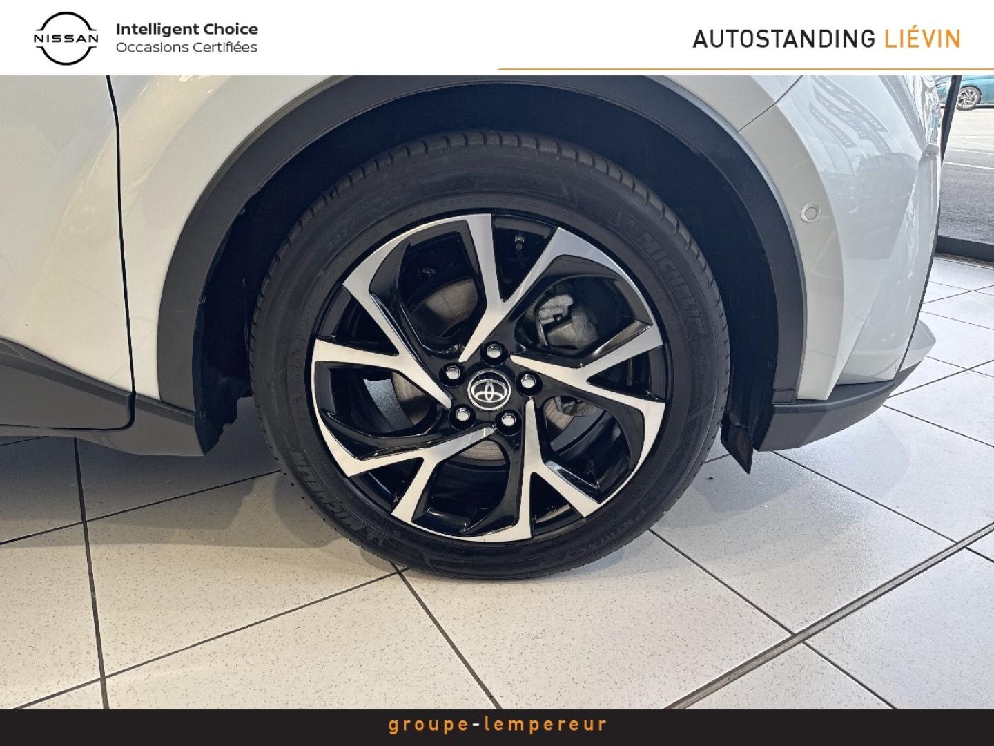 Image TOYOTA C-HR 184h GR-Sport 2WD E-CVT MY22