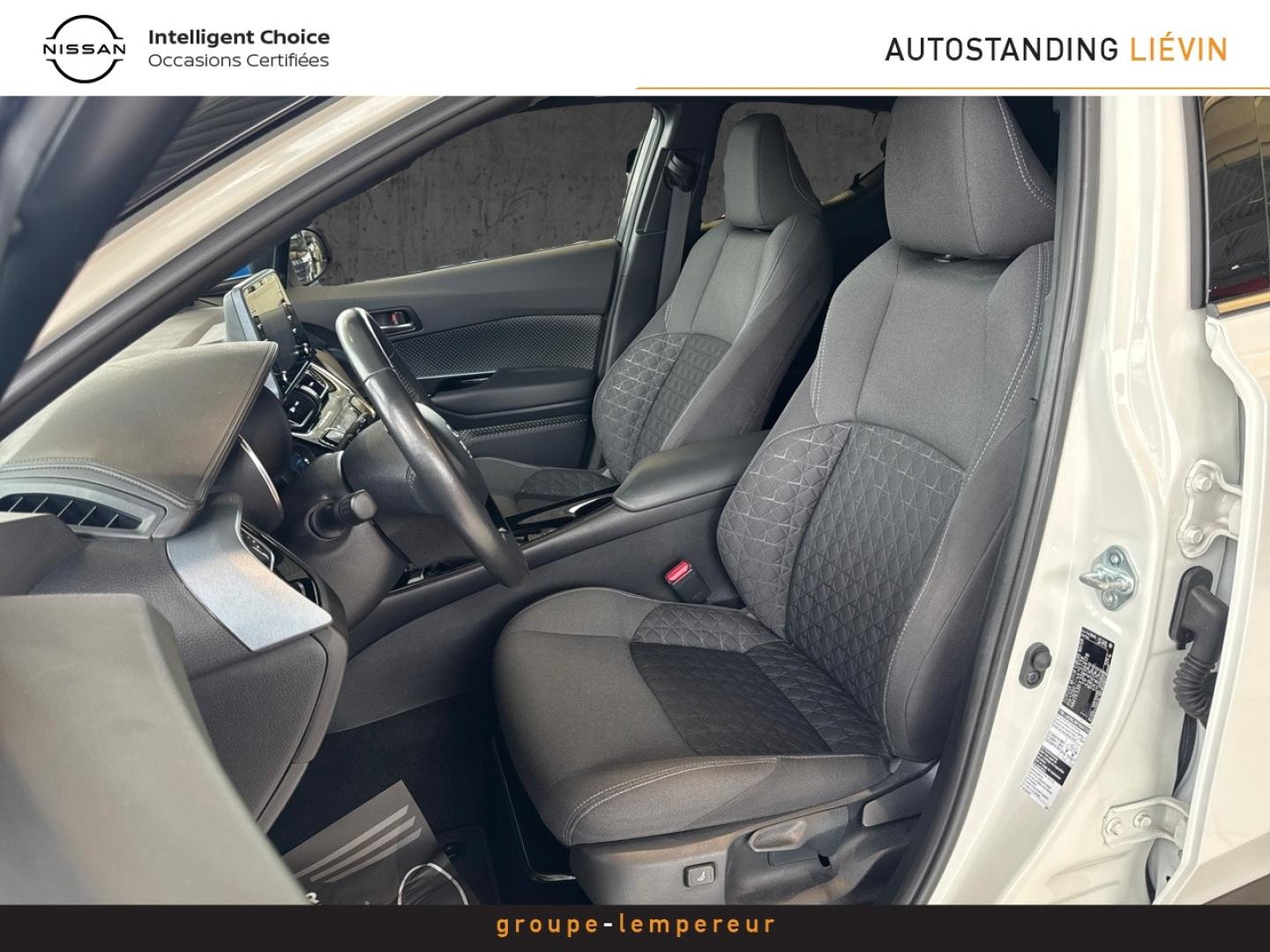 Image TOYOTA C-HR 184h GR-Sport 2WD E-CVT MY22