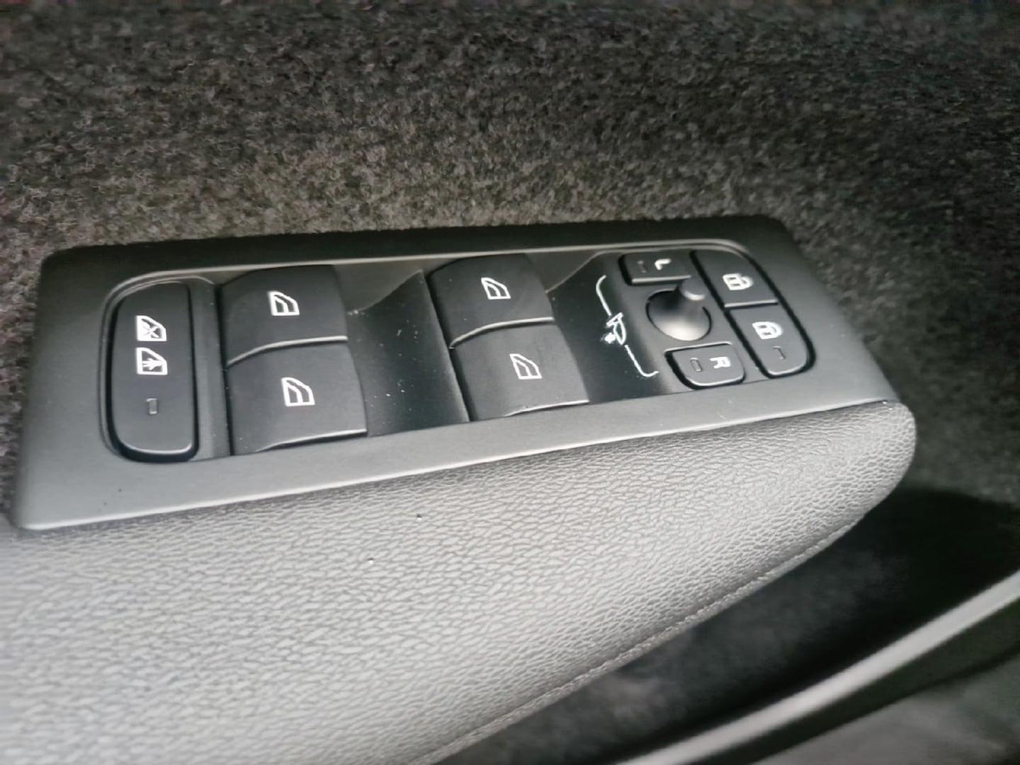 Image VOLVO EX40 Single Extended Range 252ch Lounge Edition