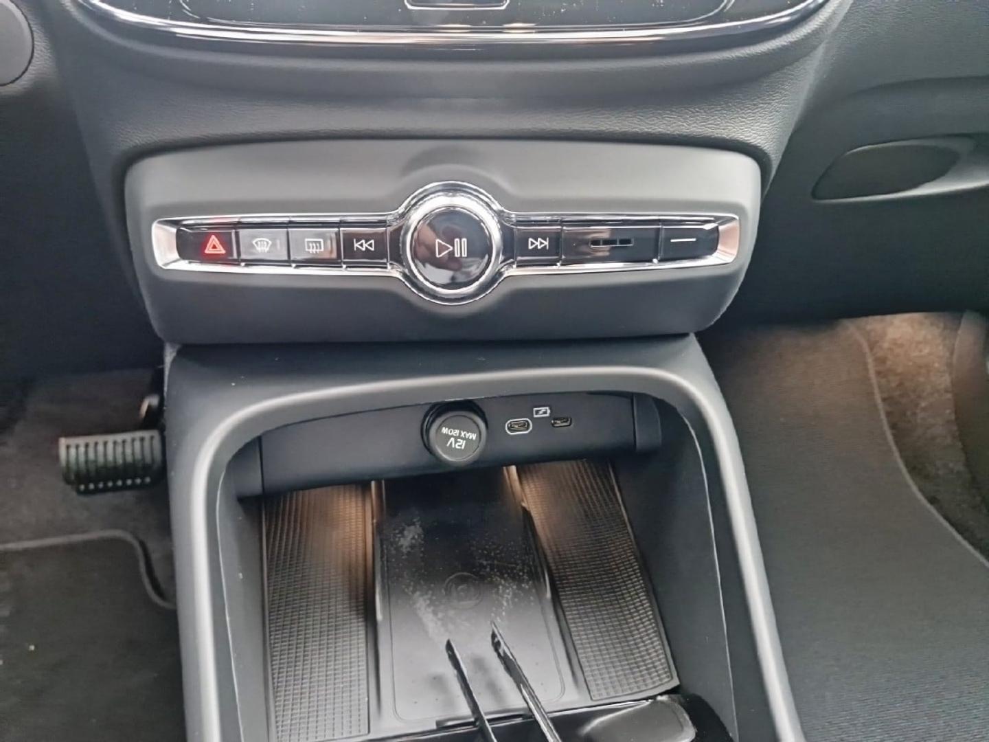 Image VOLVO EX40 Single Extended Range 252ch Lounge Edition