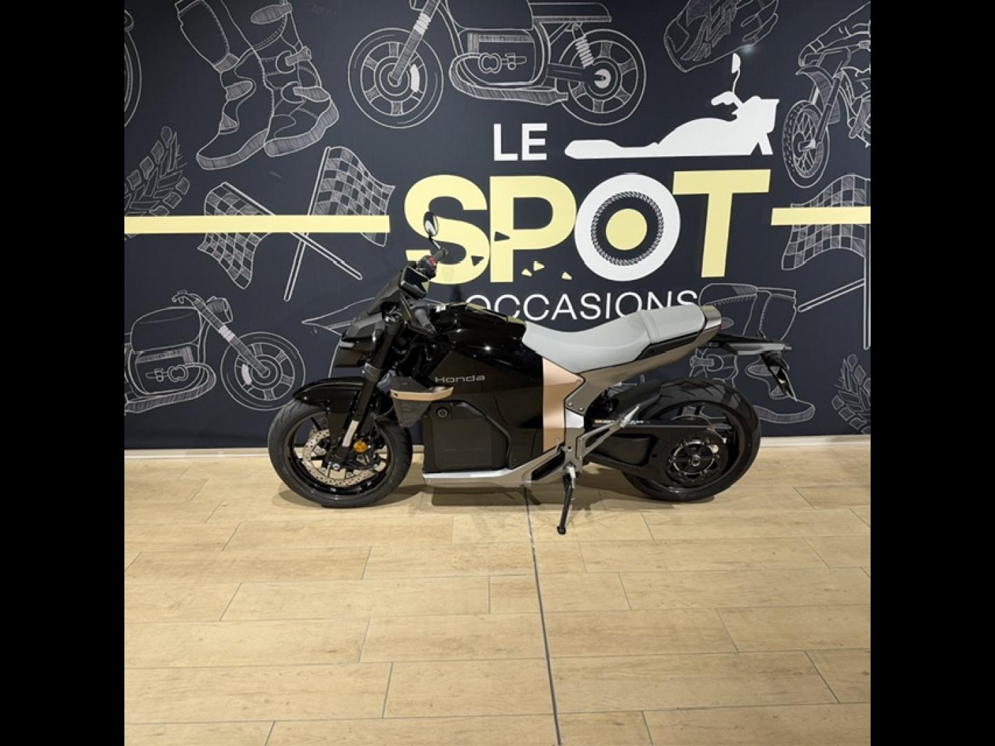 Photo HONDA WN7 WN7 Electrique 18kW