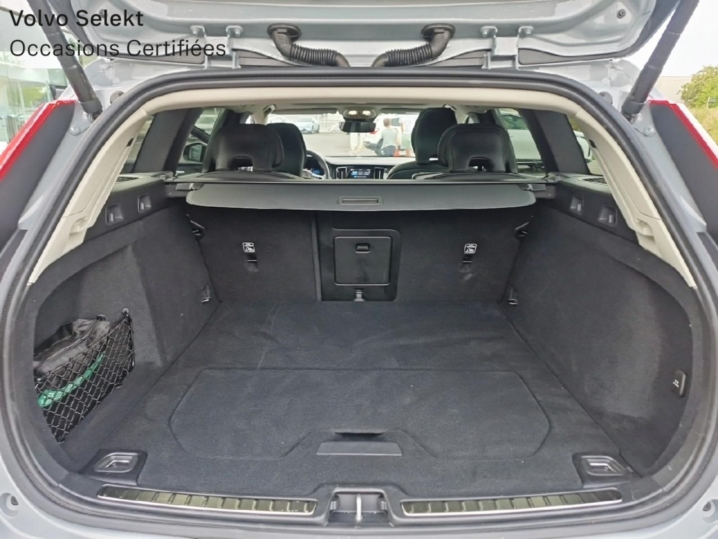 Image VOLVO V60 T6 AWD 253+145ch Plus Style Dark Geartronic 8